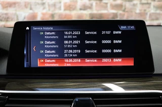 BMW 5 Serie Touring 540i xDrive High Executive Automaat  / Harman Kardon / Adaptief Onderstel / Driving Assistant / Achteruitrijcamera / Navigatie Professional / Cruise Control / Sportstoelen / Parking Assistant / Zonnescherm / Climate Control / 18 Inch / Stoelverwarming voor+achter / 31