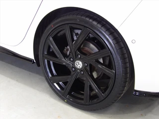 Volkswagen Golf 1.5 eTSI 150pk 7-DSG R-line / 10
