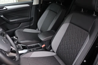 Volkswagen T-ROC 1.0 TSI Edition Stoelverwarming Lane-assist / 15