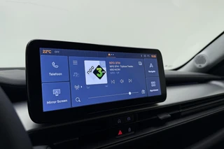 Jeep Avenger 1.2 e-Hybrid 110pk Automaat Summit | Navigatie | Achteruitrijcamera | Adapt. Cruise control | Climate control | Elektrische achterklep | Keyless | 18" Lichtmetalen velgen | 8 jaar garantie / 24