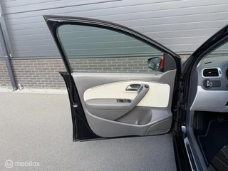 Volkswagen Polo 1.2 TSI BEATS AUDIO! VOL CLIMA*CARPLAY*PDC*NAV*CRUISE / 30