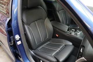 BMW 5 Serie Touring 530e High Executive M Sport Pakket Automaat  / Live Cockpit Professional / SOH 87% / Panoramadak / Trekhaak / Driving Assistant Professional / Comfortstoelen / Laserlight / Head-Up Display / Adaptief Onderstel / DAB / Parking Assistant / Hifi / 22