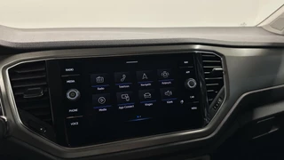 Volkswagen T-Roc 1.0 TSI Style Business CARPLAY NAVI ADAPTIEF CRUISE. / 42