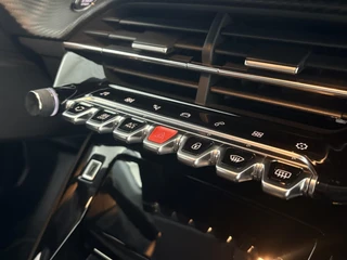 Peugeot 208 1.2 PureTech Allure Pack Navigatie, Carplay, Parkeercamera / 28