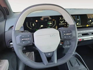 Kia EV3 GT-Line Business Edition 81.4 kWh | Navigatie | Stoel + Stuur verwarming | Navigatie | Climate control | Parkeer camera achter / 14