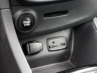 Renault Clio 0.9 TCe Bose | Trekhaak | Camera | Navigatie | Cruise Control | Climate Control | Parkeersensoren / 45