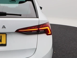 Škoda Octavia Combi 1.0 TSi 110 Pk Business Edition | Stoelverwarming | Adaptive Cruise | Navigatie | CarPlay | 16 Inch | 70.153 Km !! / 15
