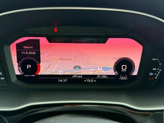 Audi Q3 35 TFSI S Line / Virtual / ACC / Led Matrix / Trekhaak . / 32