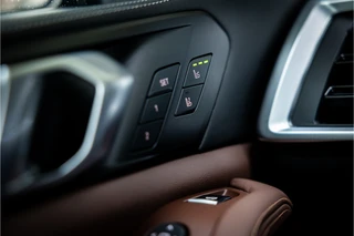 BMW X5 xDrive50e M Sport Pro  Bowers & Wilkins Sky Lounge Massage Crafted Clarity Soft Close / 44