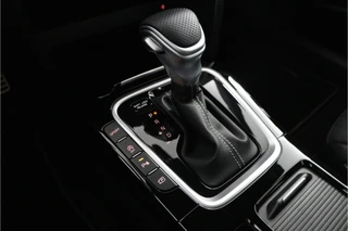 Kia XCeed 1.5 T-GDi GT-Line  - Automaat - Panorama dak - Stoel/Stuur verwarming - Navigatie - Climate Control - Achteruitrijcamera - Elektrische Achterklep - Fabrieksgarantie tot 06-2032 / 30