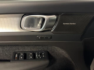Volvo XC40 1.5 T5 Plug-in hybrid Plus Dark /pano/memory/navi/harman kardonc/camera / 13