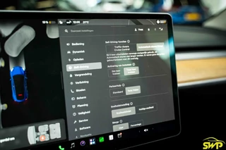 Tesla Model Y Long Range AWD 75 kWh / 40