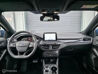 Ford Focus Wagon 2.3 ST-3 / Performance Pack / Pano / HUD / 18