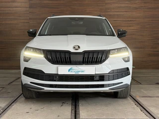 Skoda Karoq 1.5 TSI DSG 4x4 Sportline Business | 1800KG Trekgewicht | Carplay | Sportstoelen | Camera / 7