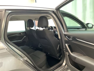 Skoda Octavia Combi 1.0 e-TSI DSG Ambition Virtual Cockpit Parkeersensoren Navigatie DAB+ App-Connect / 18
