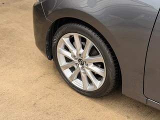 Mazda 3 Sedan 2.0 SkyActiv-G Leder HUD 18' Camera Keyless Navi Cruise Clima / 5