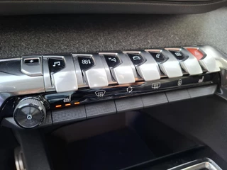 Peugeot 3008 SUV 1.6 HYbrid 225 EAT8 Automaat Road Trip Nav/Cam / 24