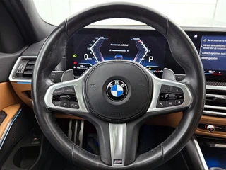 BMW 3-serie 320i M Sport | Schuifdak | Camera | HeadUp Display | Stoelverwarming | Memory Stoelen / 16
