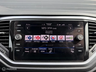 Volkswagen T-Roc 1.5 TSI DSG Active CLIMA*CARPLAY*PDC*STOELVERW / 40