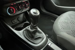 Opel Corsa 1.4 Favourite | Navigatie | Parkeersensoren | Lichtmetalen velgen | 5 Deuren | Cruise control | DAB Radio | Mistlampen voor / 26