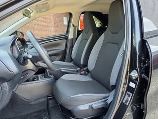 Toyota Aygo X 1.0 VVT-i MT first AD-CRUISE APPLE/ANDROID DONKERE RAMEN LM-VELGEN DAB+ NL-AUTO / 12