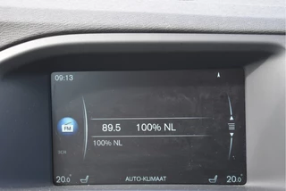 Volvo V60 2.0 T4 Summum 191 pk Luxury Line Winter | Vol | NL-Auto | Trekhaak | Open dak | Standkachel | Elekt.stoelen | Camera | LED/Xenon | 4-Seasons / 46