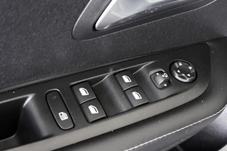 Peugeot 208 1.2 Hybrid 110 e-DCS6 Allure Automaat Apple CarPlay / 25