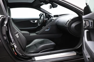 Jaguar F-TYPE 3.0 V6 Coupé | PANORAMADAK | CLIMA | STUURVERWARMING | CAMERA | 19" / 11