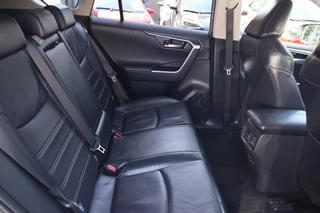 Toyota RAV4 2.5 HYBRID EXECUTIVE JBL NAVI APPLE/ANDROID EL-STOEL MET GEHEUGEN DODEHOEK DETECTIE EL.A.KLEP LED DAB 360* / 43
