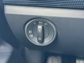 Volkswagen up! 1.0 65pk Move Up! Cruise | Stoelverwarming | Camera | 4-season | Mistlampen | Bluetooth | Rijklaar incl. 1 jaar Bovag garantie / 12
