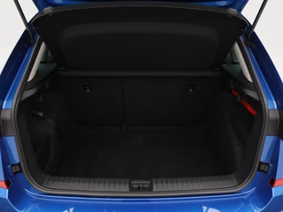 Škoda Kamiq 1.0 TSi 110 Pk Automaat Ambition | Cruise Control | Airco | Carplay | Parkeersensoren | 16 Inch | 38.595 Km !! / 15