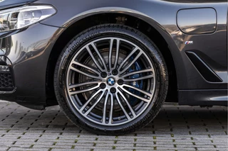 BMW 5 Serie 530e M-Sport  | Leder | Memory | NL Auto / 19