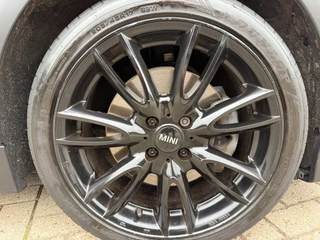 MINI Cooper S Cabrio 1.6 Chili Works / Harman & Kardon / Leder / Cruise / NL met NAP ! / 20