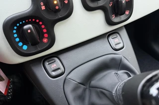 Fiat Panda 1.0 Hybrid Pandina | Navigatie via Carplay | 8 jaar speciale garantie | Hoge instap | DEMO | Parkeersensoren / 23