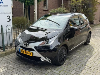 Toyota Aygo 1.0 VVT-i x-clusiv / 4