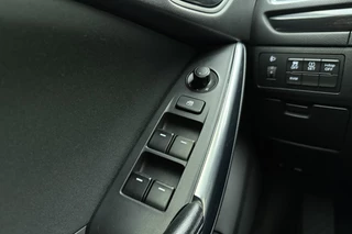 Mazda 6 2.0 TS | Navigatie | Trekhaak  (1.300KG trekgewicht )| Climate control | Stoelverwarming | Parkeersensoren | Cruise control | Extra getint glas / 18