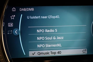 MINI 5-Deurs 1.5 Cooper Business Edition | CLIMA | STOELVERWARMING | DAB | APPLE | MOONWALK GREY / 45