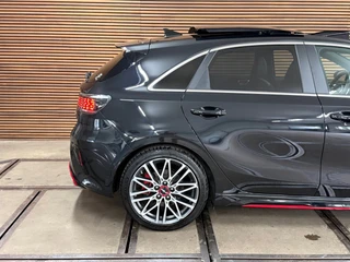 Kia Ceed 1.6 T-GDi GT 204pk | Facelift | VOL! | Pano | LED | Virtual | JBL | ACC | BCA | LFA | Wireless Charg | CarPlay / 19