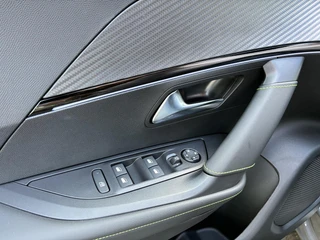 Peugeot 2008 1.2 Hybrid 145pk GT | Automaat | Dode hoekbewaking | Rondom zicht camera | Navigatie full map | 17 inch LichtMetaal / 26