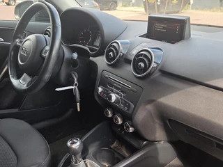 Audi A1 Sportback 1.0 TFSI Adrenalin / 2
