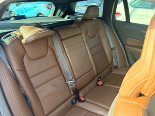 Volvo V60 2.0 T6 Recharge AWD R-Design / 360 camera / Panoramadak / Leder / head-up / Harman-Kardon / 17