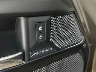 Land Rover Defender 110 2.0 D200 110 | Pano | PPF | Meridian | Trekhaak | Carplay | Geel kenteken / 44
