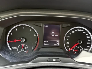 Volkswagen T-Roc 1.0 TSI Style  Camera, App Connect, Elek.Achterklep, Trekhaak / 17