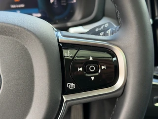Volvo V60 2.0 T6 AWD Ultra Dark Panodak Leer H&K Head up / 34
