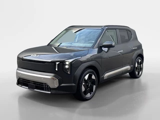 Kia EV2 Plus 42.2 kWh 3.000,- Inruilkorting | Privacy Glass | 18" lichtmetalen velgen | Warmtewerend glas rondom | Draadloze oplader voor smartphone
