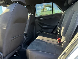 Volkswagen T-ROC 1.5 TSI R-Line Edition * Camera * Massage * Parkeerhulp / 44
