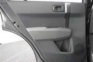Kia EV3 Plus 81.4 kWh  - SOH 98,8% - Stoel/stuurwiel verwarming - Adaptieve Cruisecontrole - LED lampen - V2L - Fabrieksgarantie tot en met 03-2032 / 44