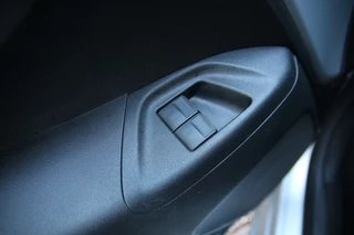 Peugeot 108 1.0 e-VTi Allure / 17