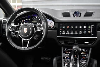 Porsche Cayenne Coupé 3.0 E-Hybrid Platinum Edition *Krijt* | Sportuitlaat | Panorama | ACC | Trekhaak | Ventilatie | Achterasbesturing | Bose | Head-Up | 22'' Wielen | / 6