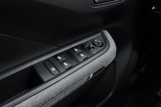 Opel Frontera Electric GS 44 kWh | Navigtatie | 8 Jaar speciale garantie | Stoel & Stuurverwarming | Camera | Dakrails | Extra getint glas | Cruise control | DAB Radio / 19